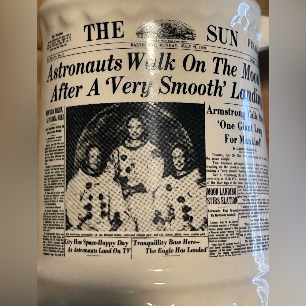 Collectible Sun Paper 1969 Pennant Clinching Mug Astronauts Walk On The Moon